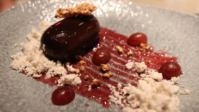 Ale and Compass Dining Review at Disney's Yacht Club 7