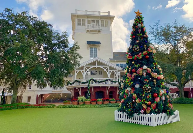 The Best Disney Resorts at Christmas 23