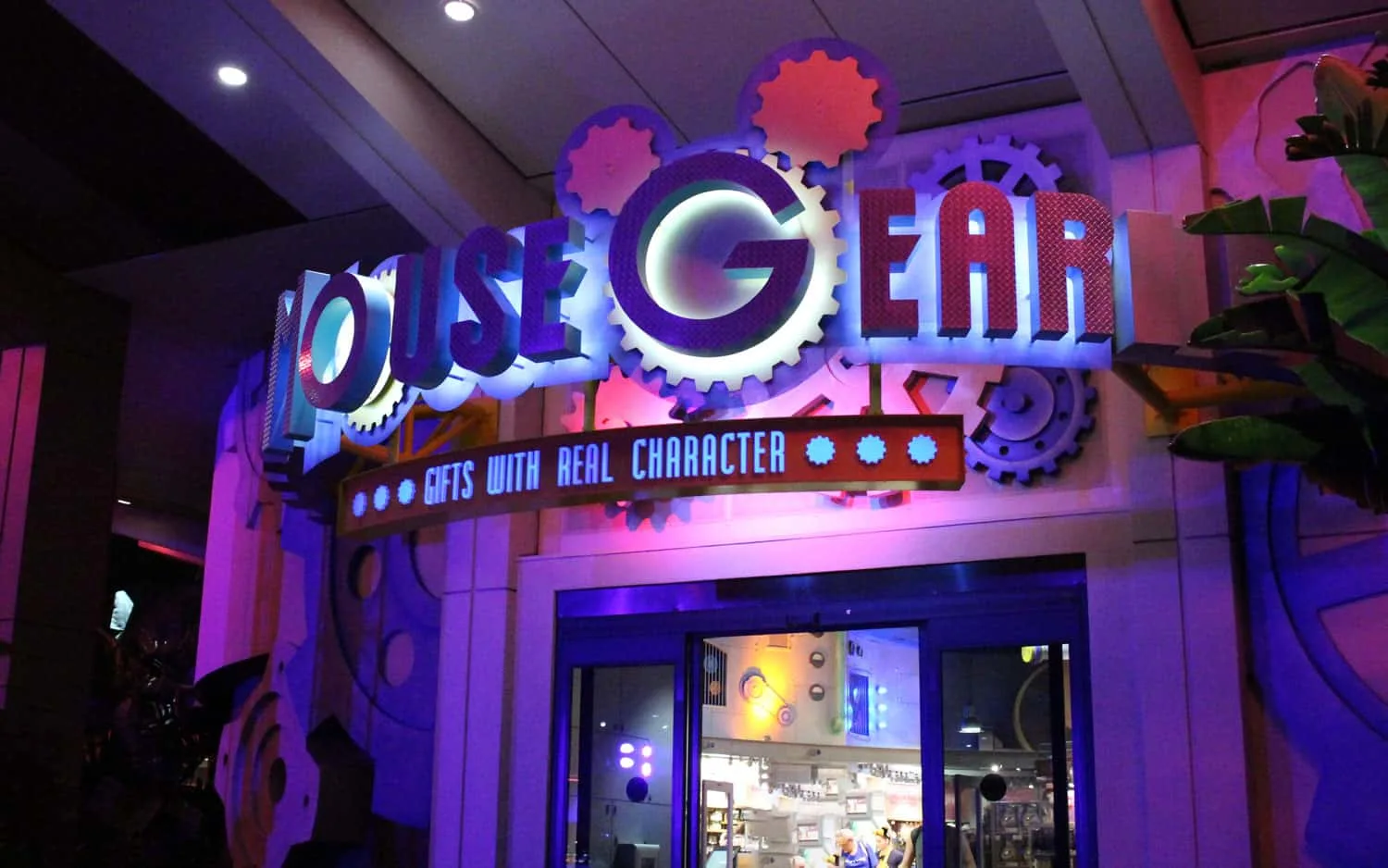 The 10 Best Gift Shops at Disney World You Don't Want to Miss 3