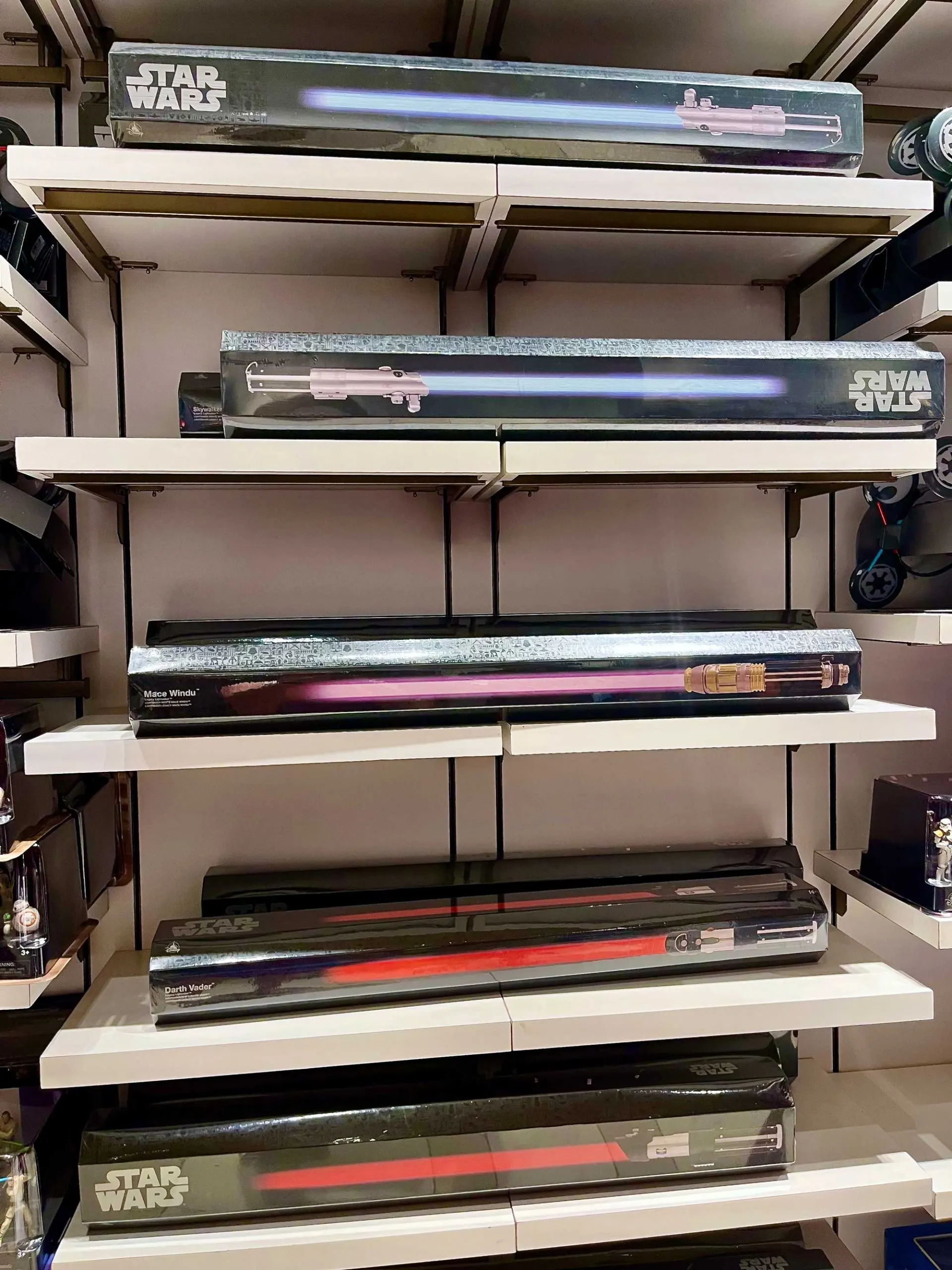 Galaxy’s Edge Legacy Lightsabers - Full List and Pricing 7