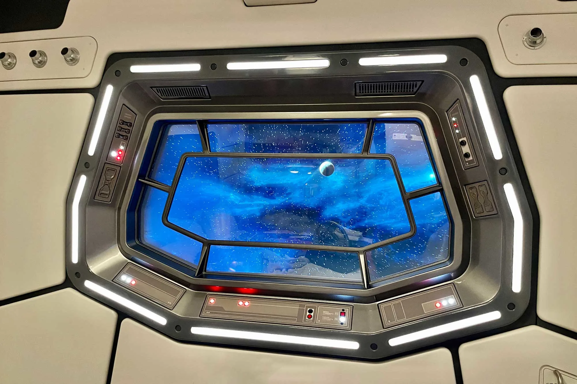 A Look Inside a Galactic Starcruiser Room 9