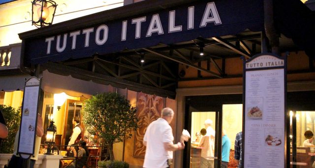 Best Places to Eat in EPCOT: The Ultimate World Showcase Food Guide