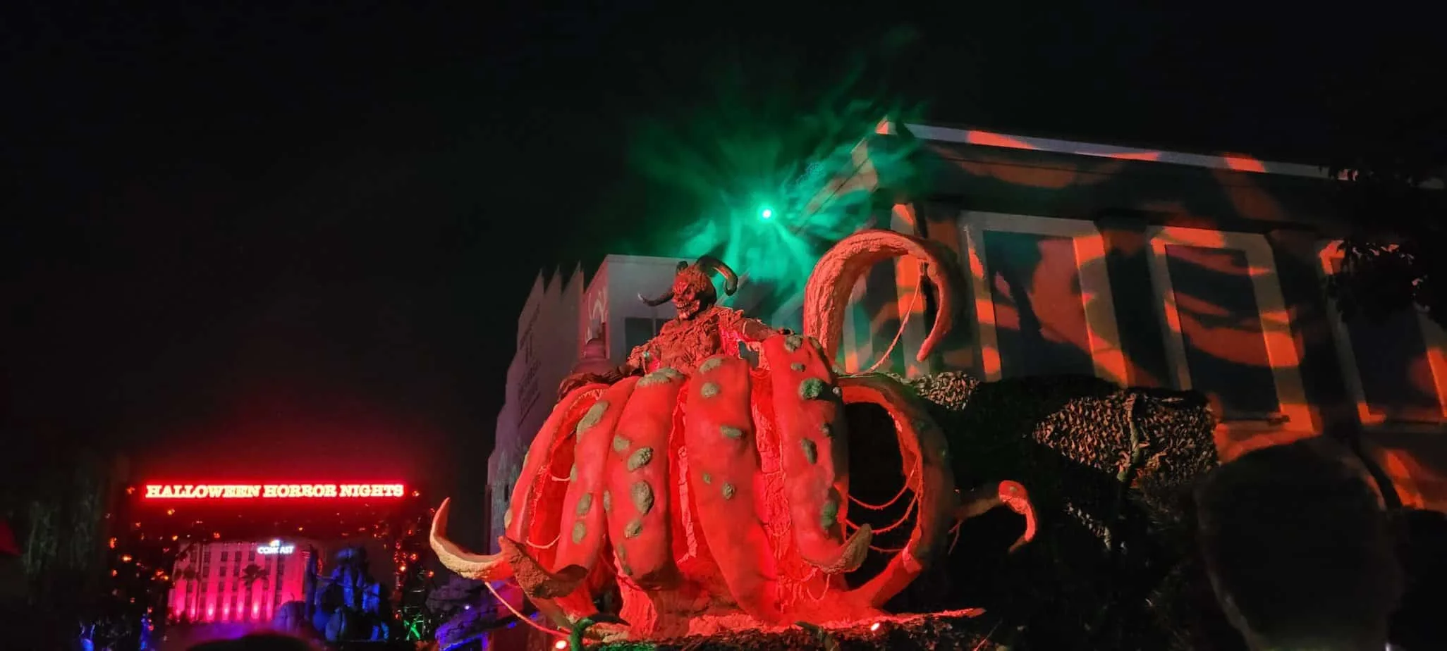 Disney World vs. Universal Studios: Which One Is Right For You? 6