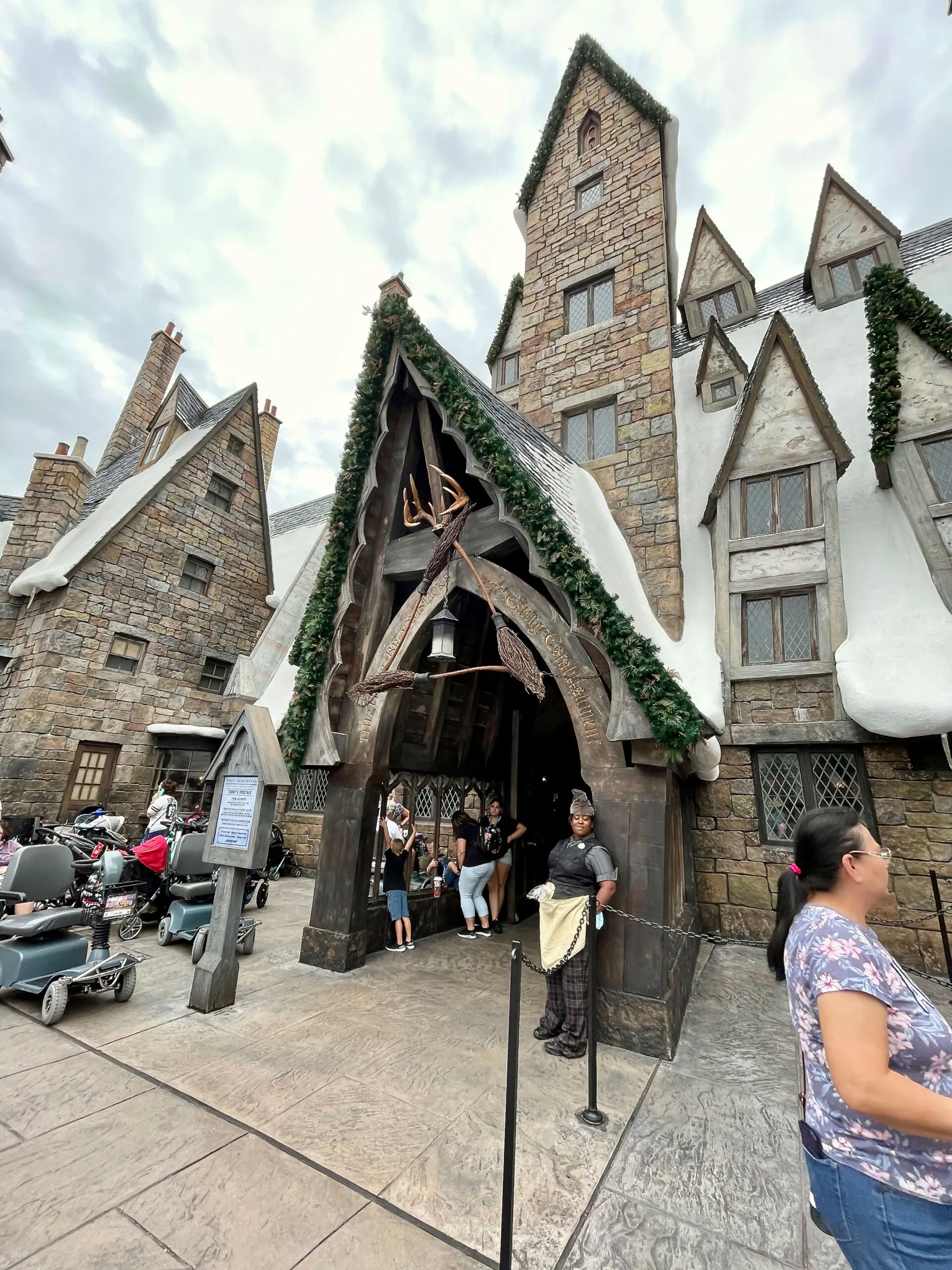 Best Tips for Spending the Day in Hogsmeade 6